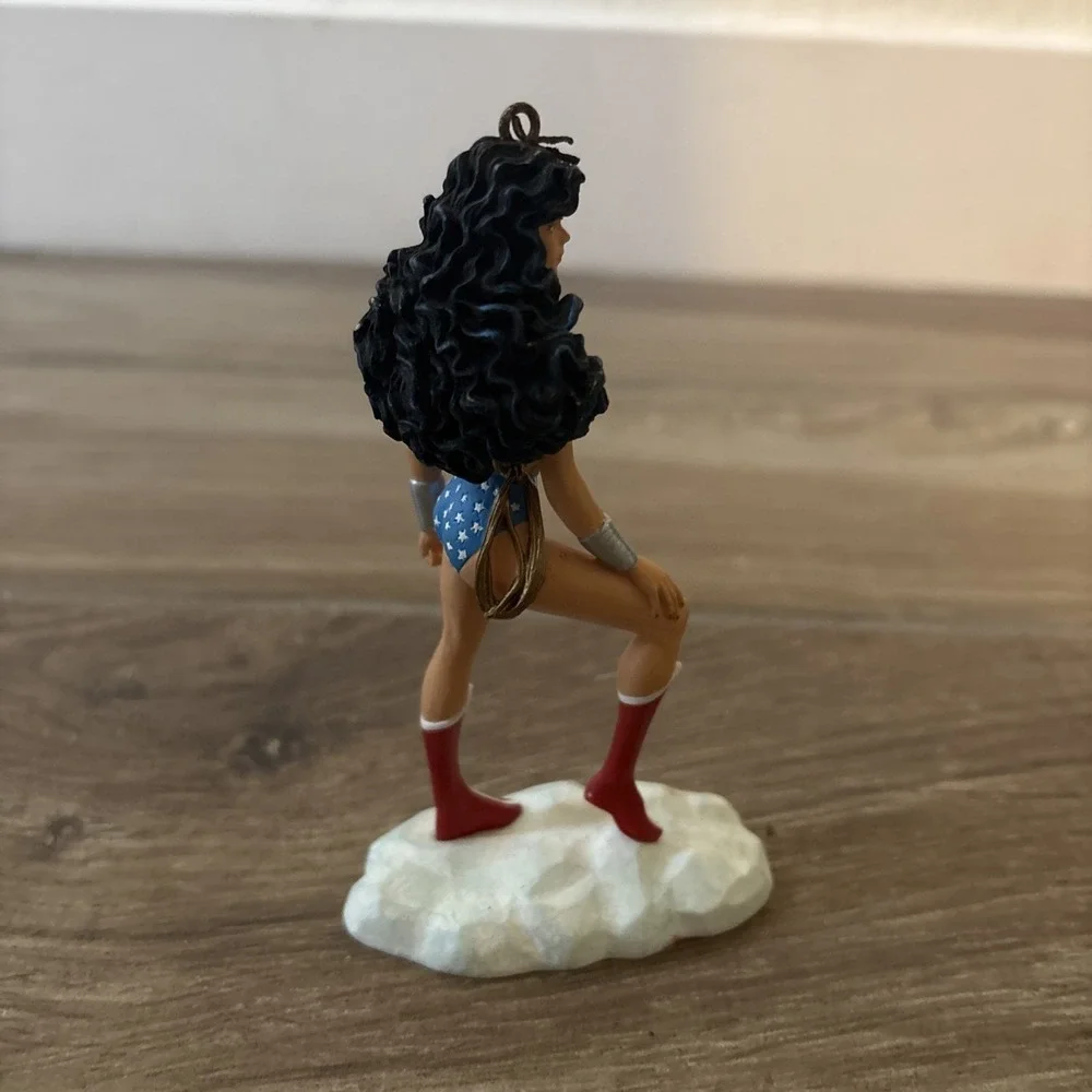 Rare Vintage WONDER WOMAN Modern Era Figure DC Comic Ornament